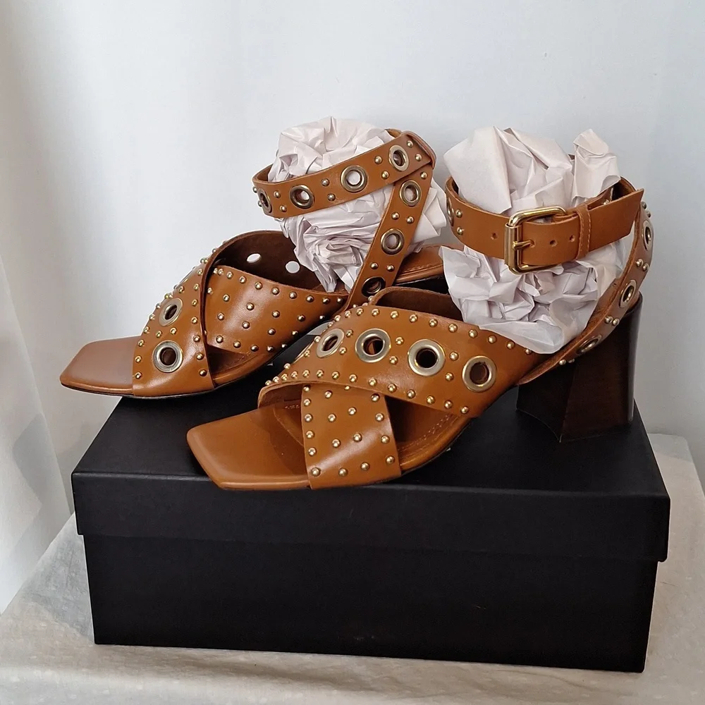 mage chic camel